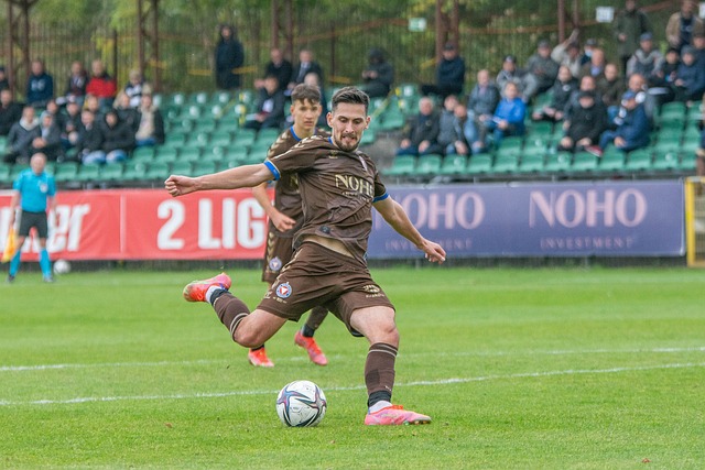 记者：申花外援特谢拉目前已经基本康复，有望赶上中超首轮比赛.